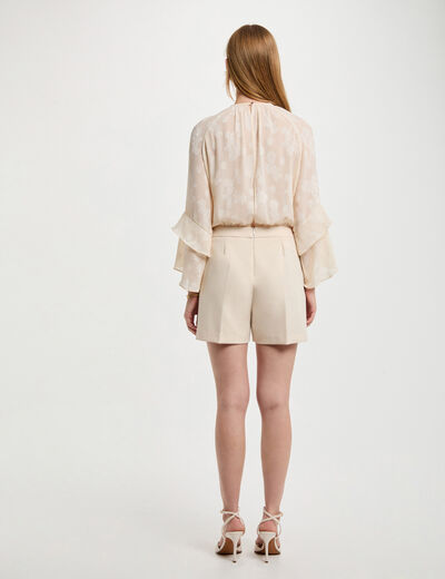Mono corto con volantes creme mujer