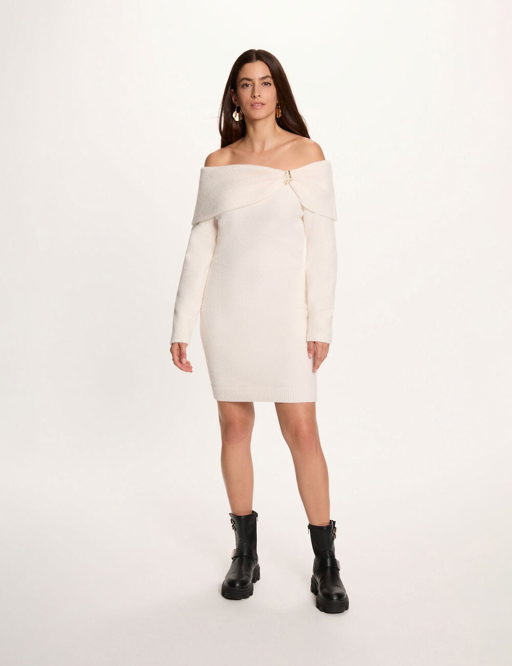 Vestido de punto con cuello bardot marfil mujer
