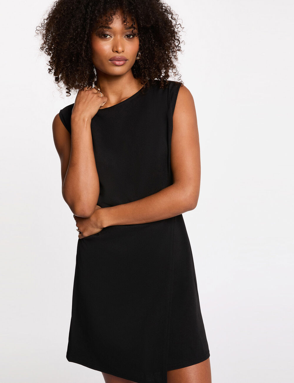 Vestido corto sin mangas negro mujer