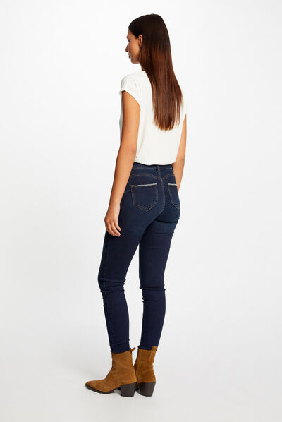 Vaquero slim con detalles de cadena vaquero en bruto mujer