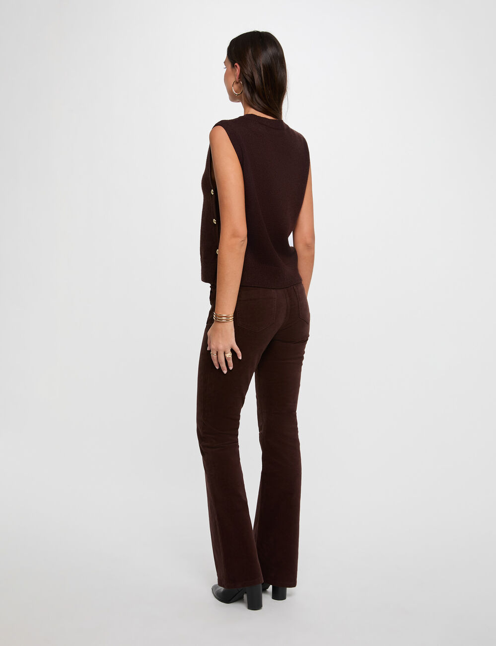 Pantal&oacute;n ajustado terciopelo marr&oacute;n oscuro mujer