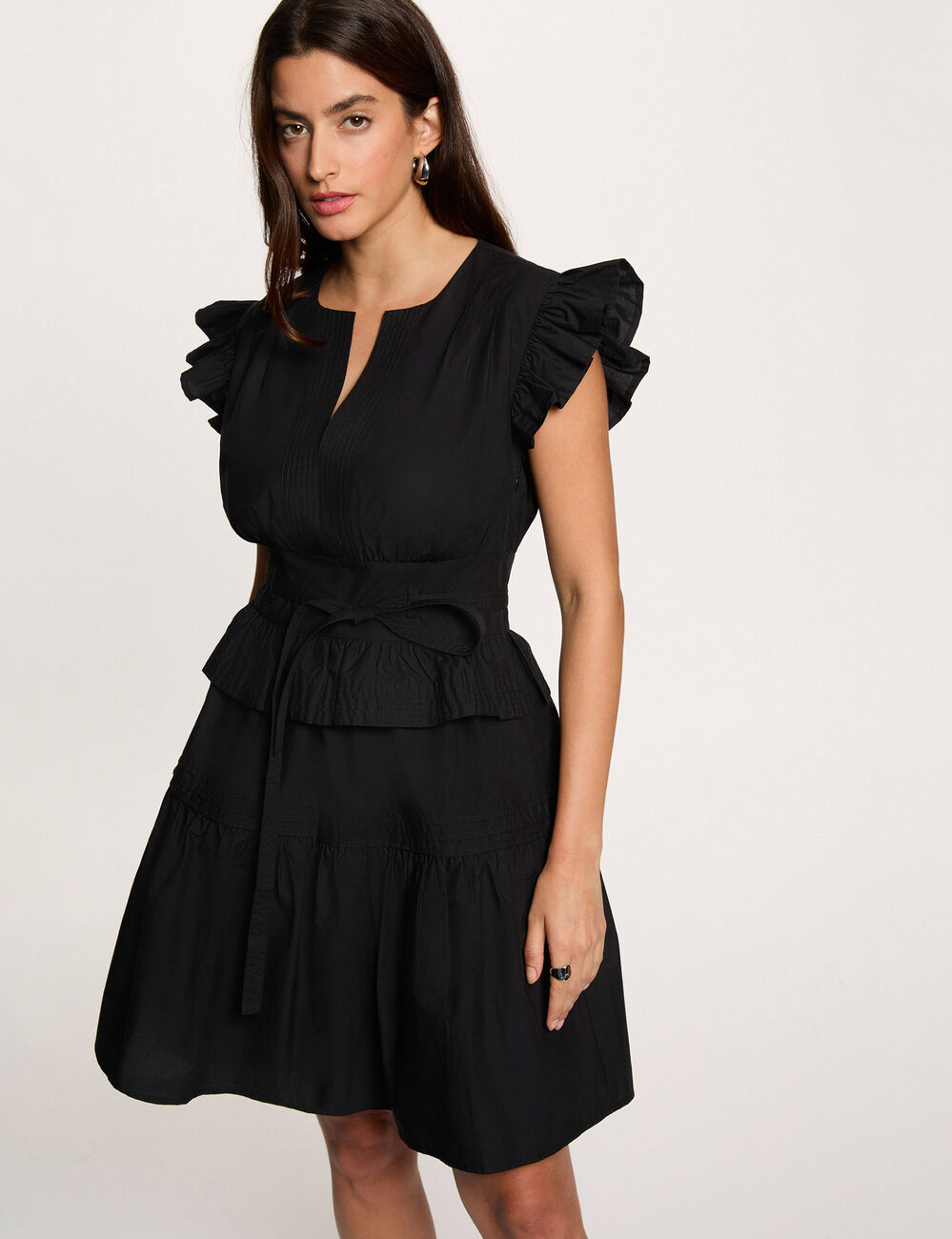 Vestido corto con cuello en v negro mujer