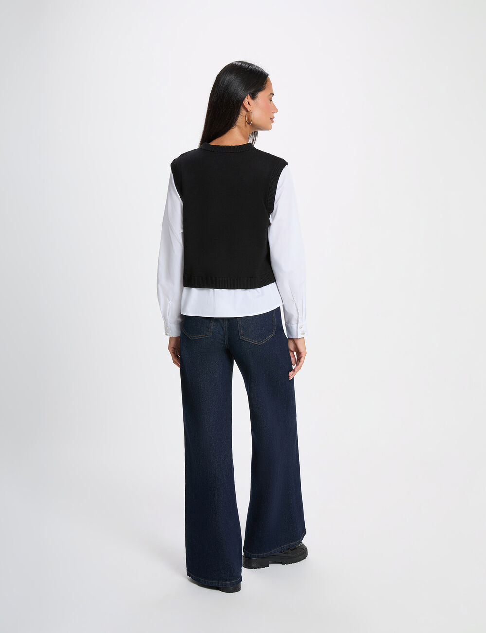 Jersey ajustado con cuello vuelto negro mujer