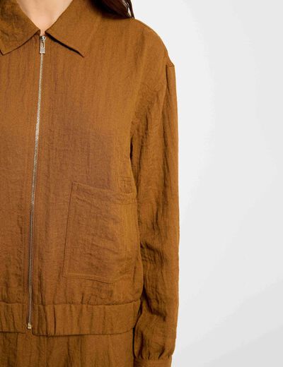 Chaqueta oversize plisada c&aacute;mel mujer