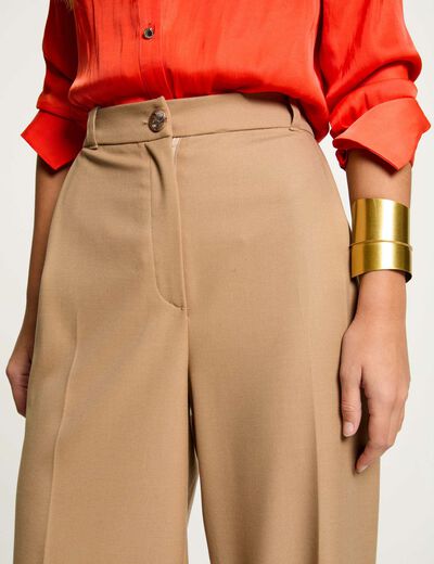 Pantalón pernera ancha pinzas cámel mujer