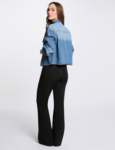 Pantalón boot-cut talle alto negro mujer
