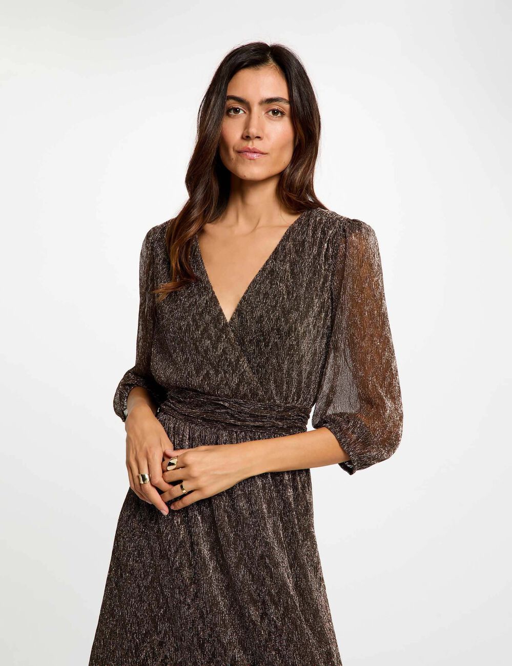 Vestido largo plisado color bronce mujer