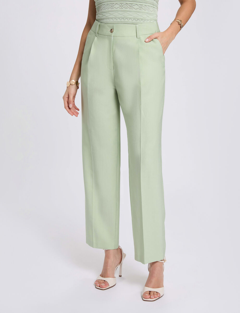 Pantal&oacute;n carrot de tiro alto verde pastel mujer