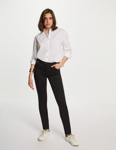 Pantalón slim efecto mojado negro mujer