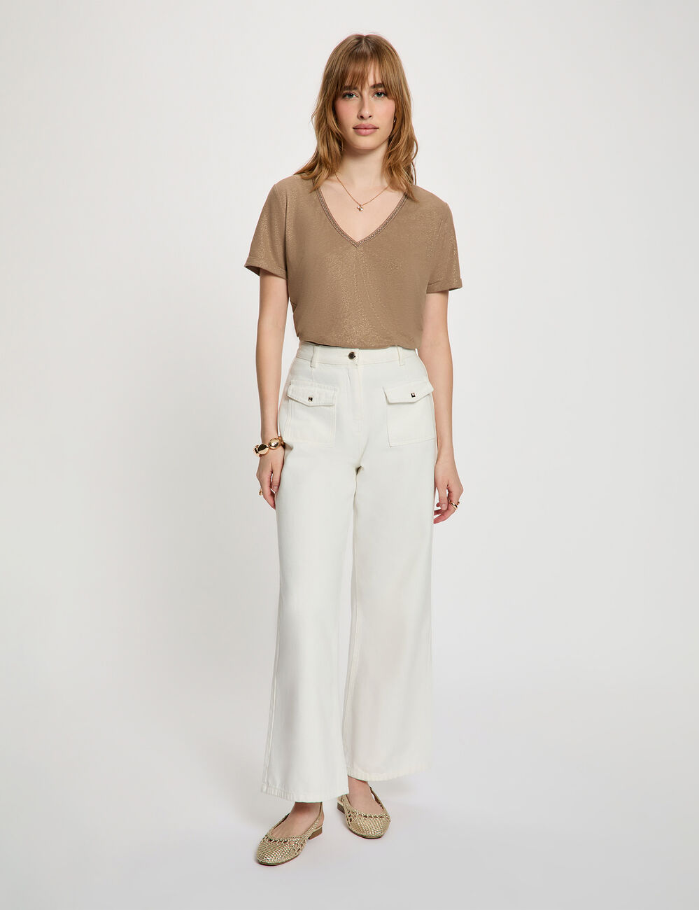 Camiseta con cuello en v con perlas topo mujer