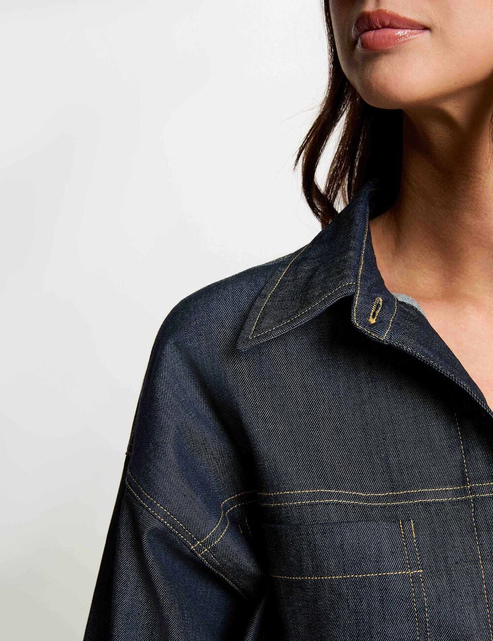 Chaqueta vaquera corta denim crudo mujer