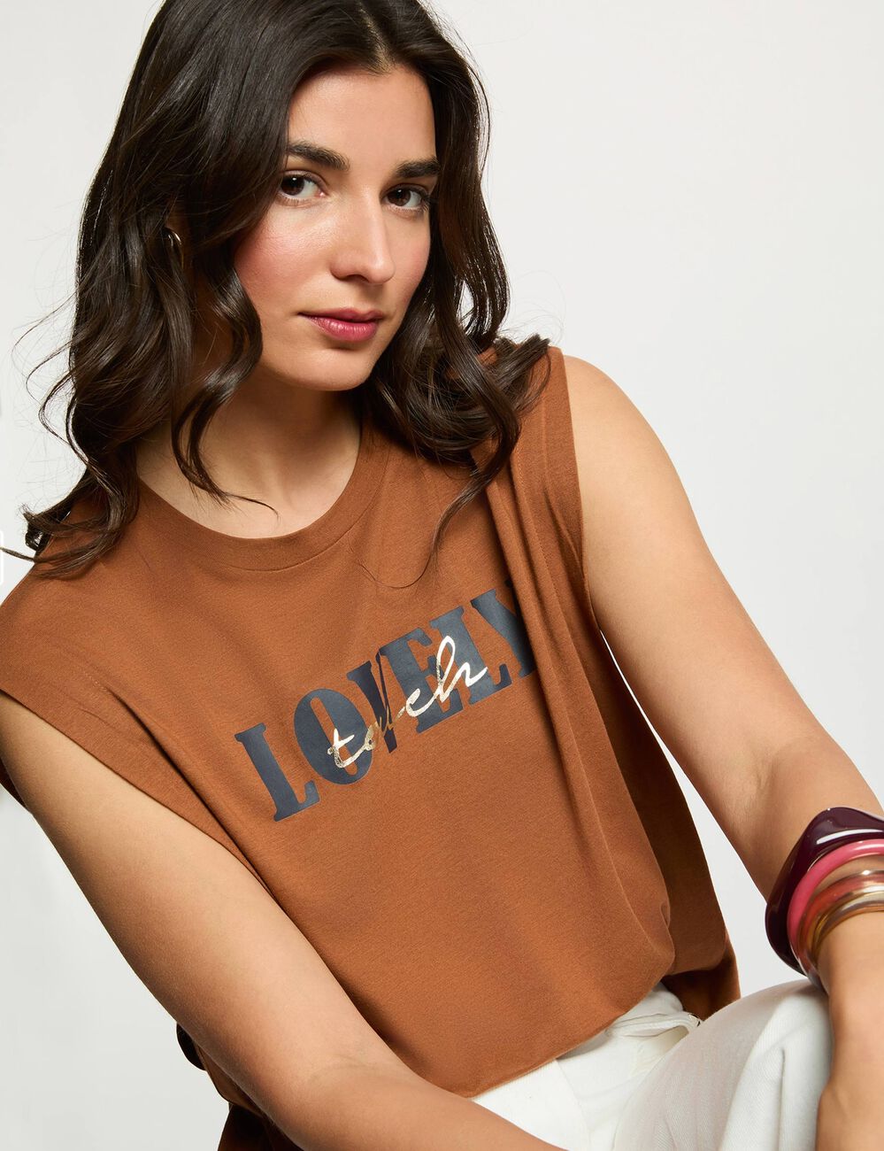 Camiseta recta cuello redondo c&aacute;mel mujer