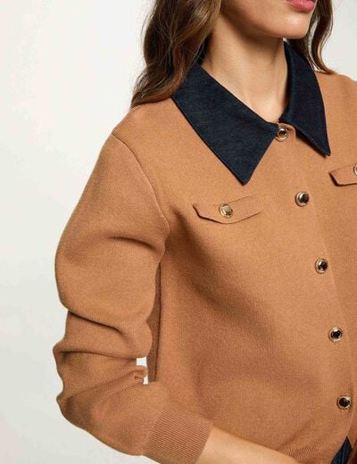 C&aacute;rdigan corto con cuello vuelto beige mujer
