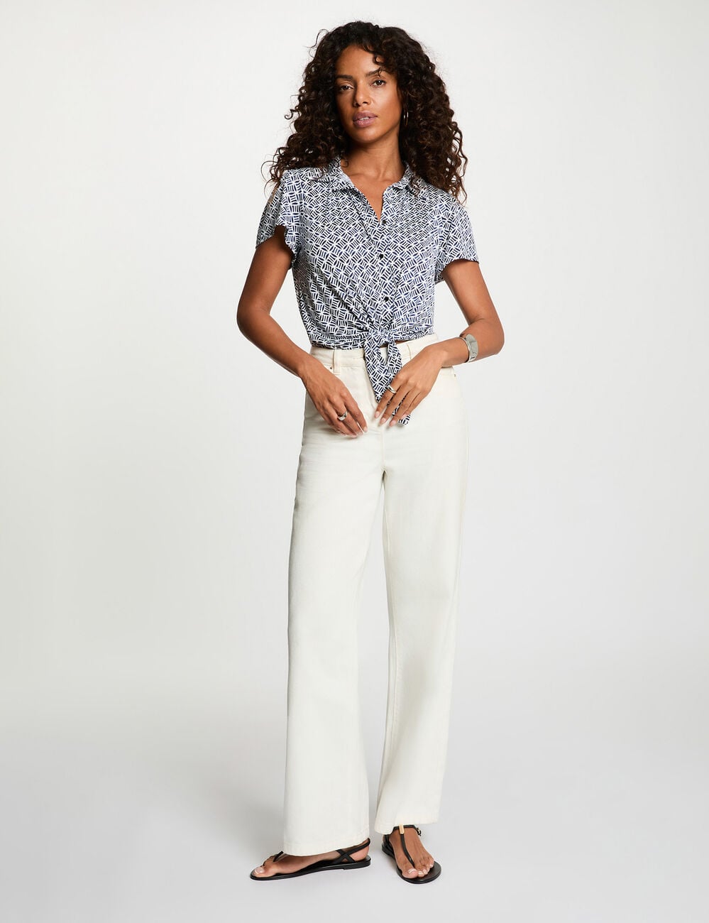 Camisa anudada con cuello abierto blanco mujer