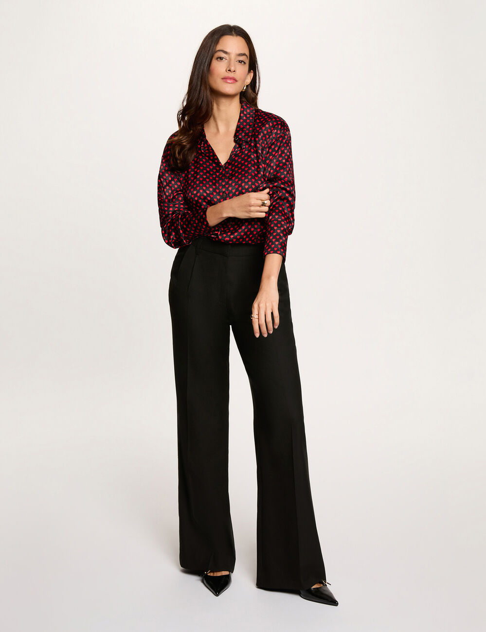 Pantal&oacute;n pernera ancha pinzas negro mujer