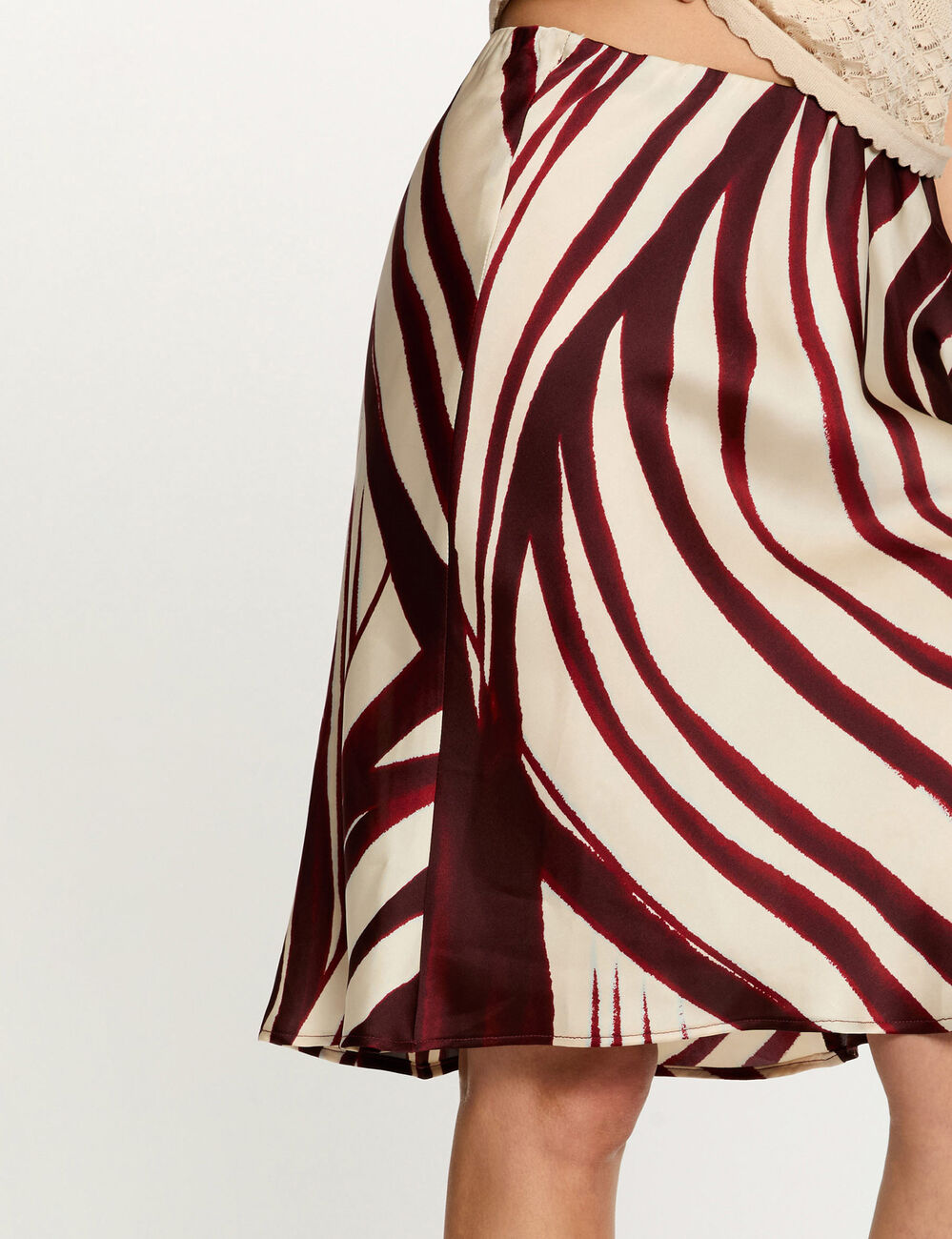 Falda midi satinada multicolor mujer