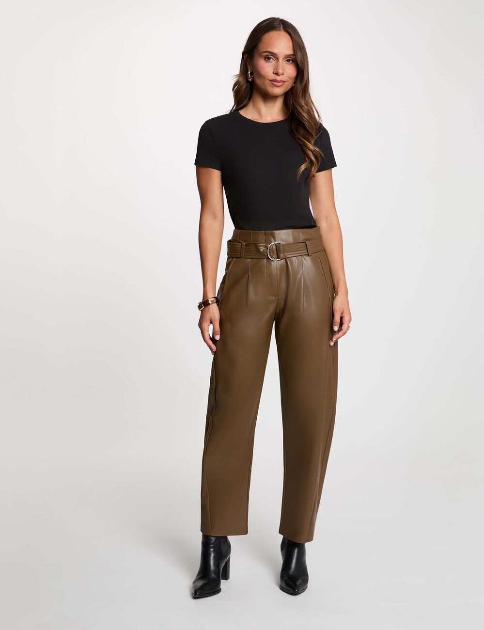 Pantal&oacute;n ancho de tiro alto verde caqui mujer
