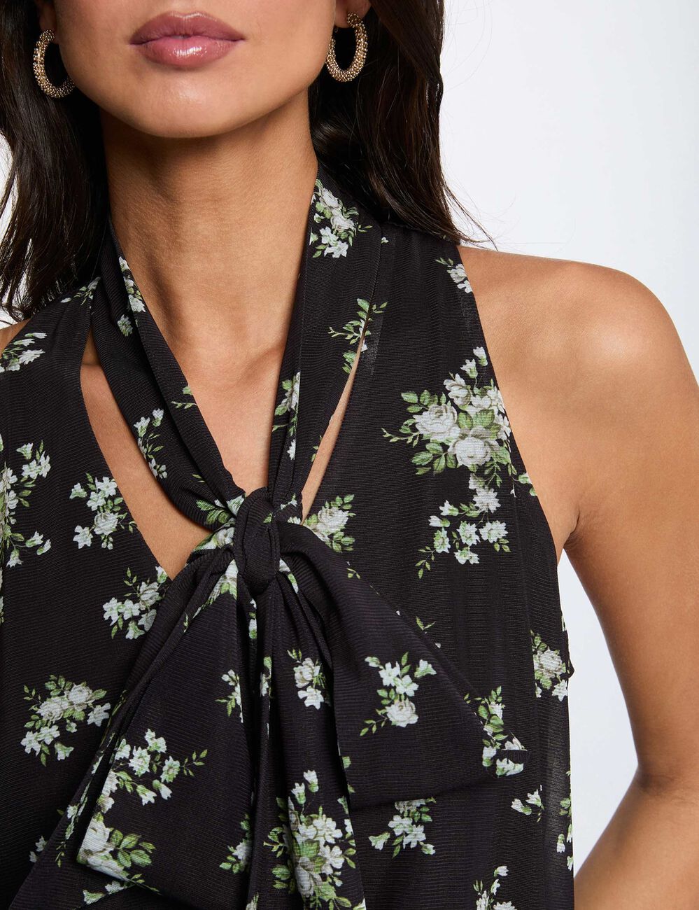 Top sin mangas con cuello lazada multicolor mujer