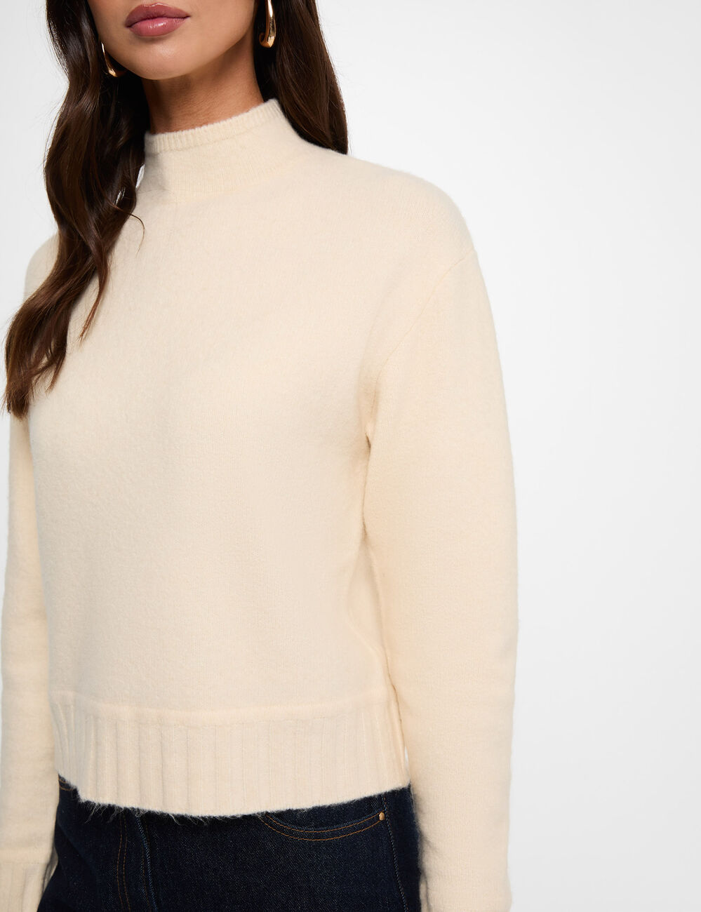 Jersey de cuello alto beige mujer