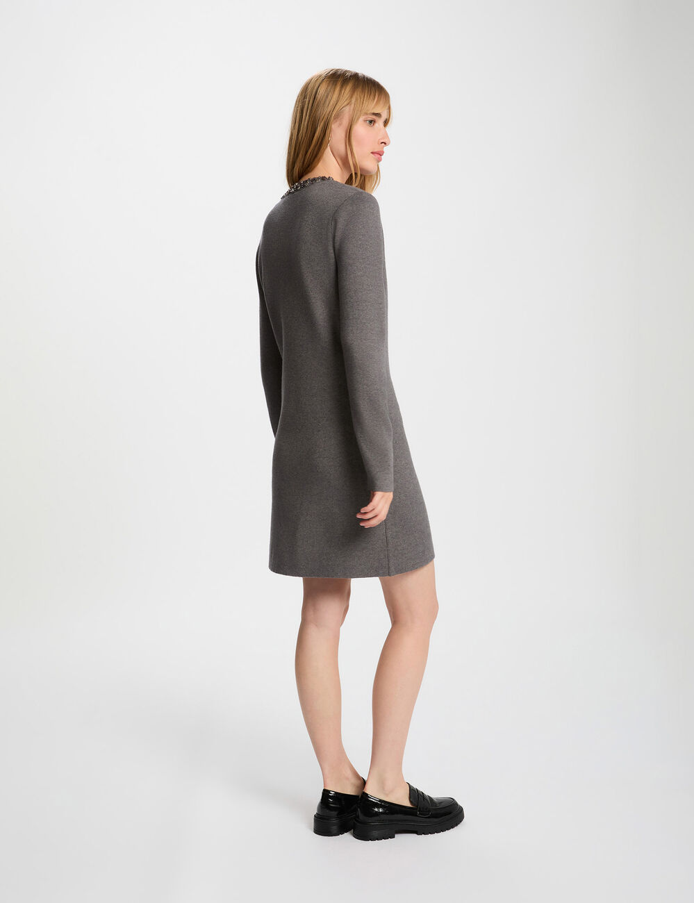 Vestido de punto con cuello redondo gris oscuro mujer