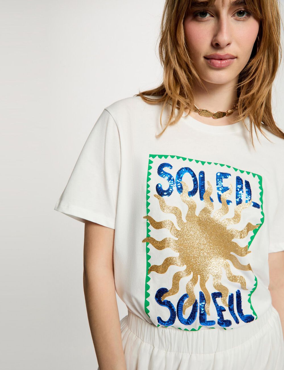 Camiseta cuello redondo con dise&ntilde;o blanco mujer
