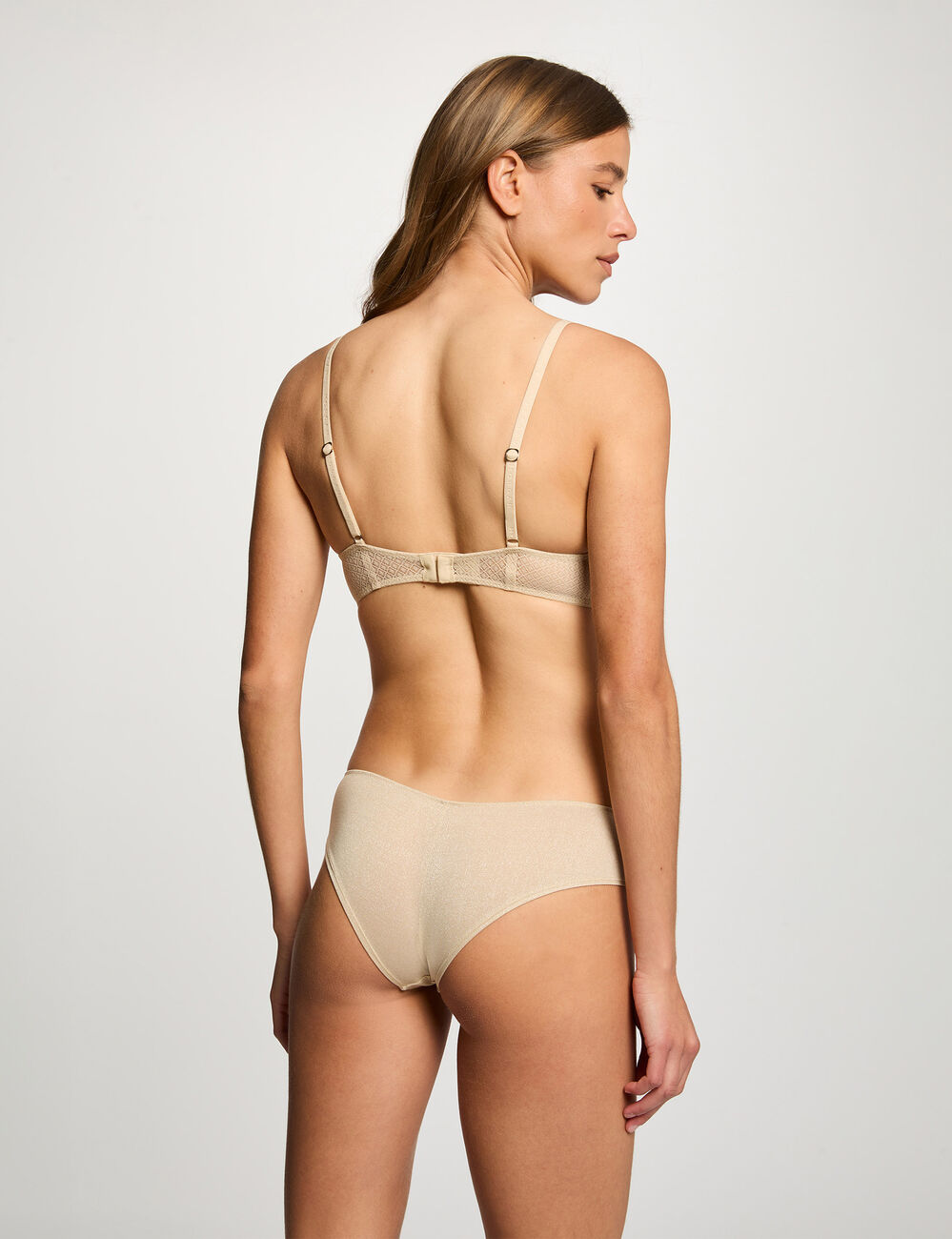 Sujetador color piel beige mujer