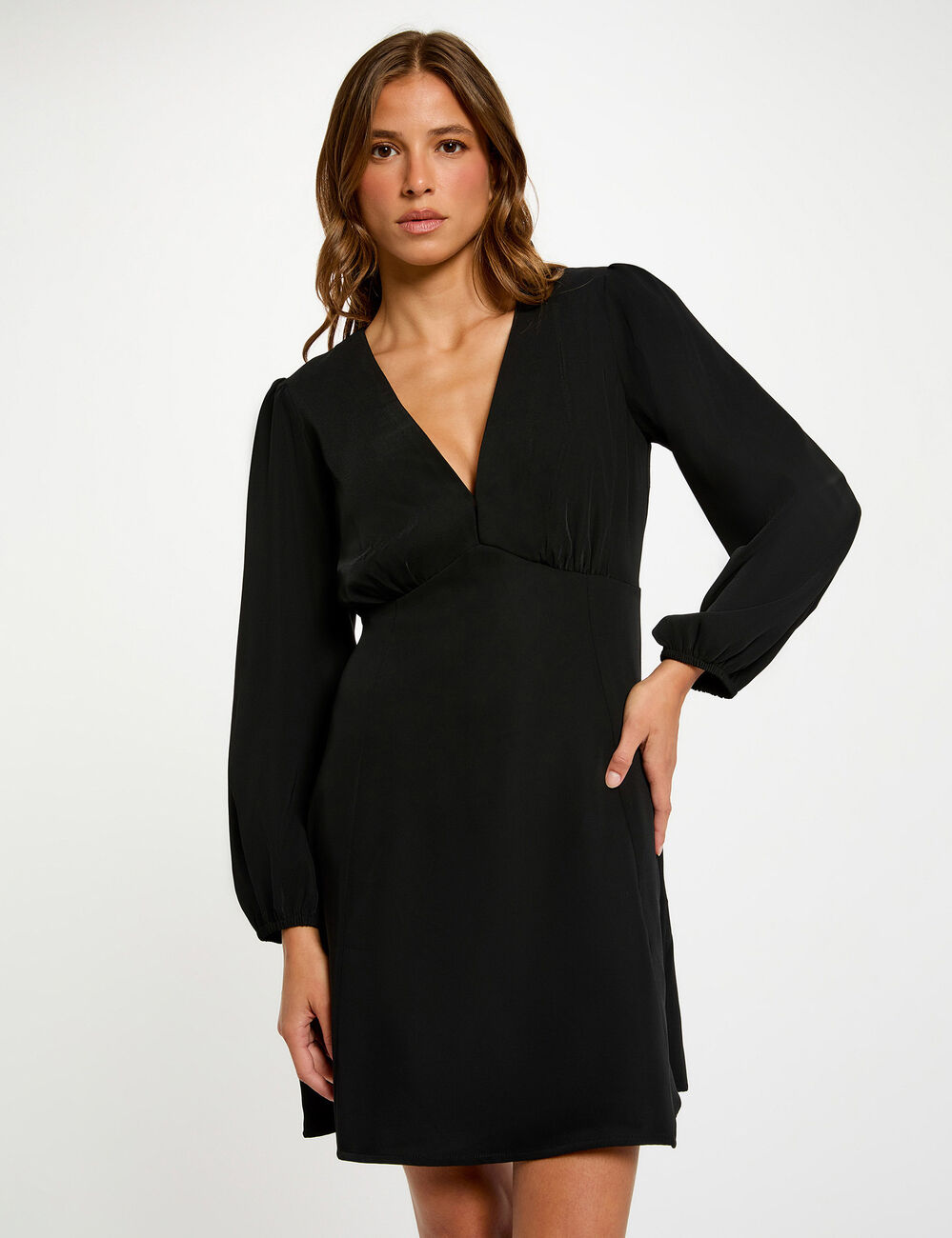 Vestido corto evasé negro mujer