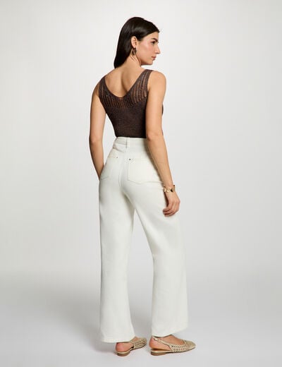Camiseta ajustada cuello v marr&oacute;n oscuro mujer