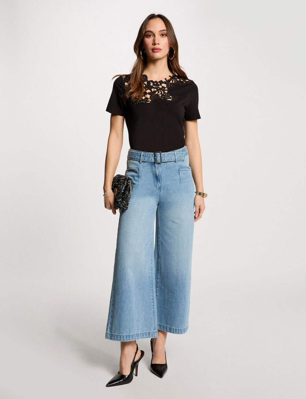 Vaquero pernera ancha cinturón denim descolorido mujer