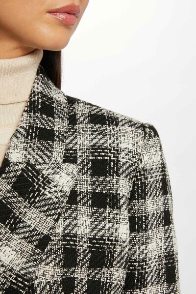 Chaqueta entallada estampado de cuadros negro mujer