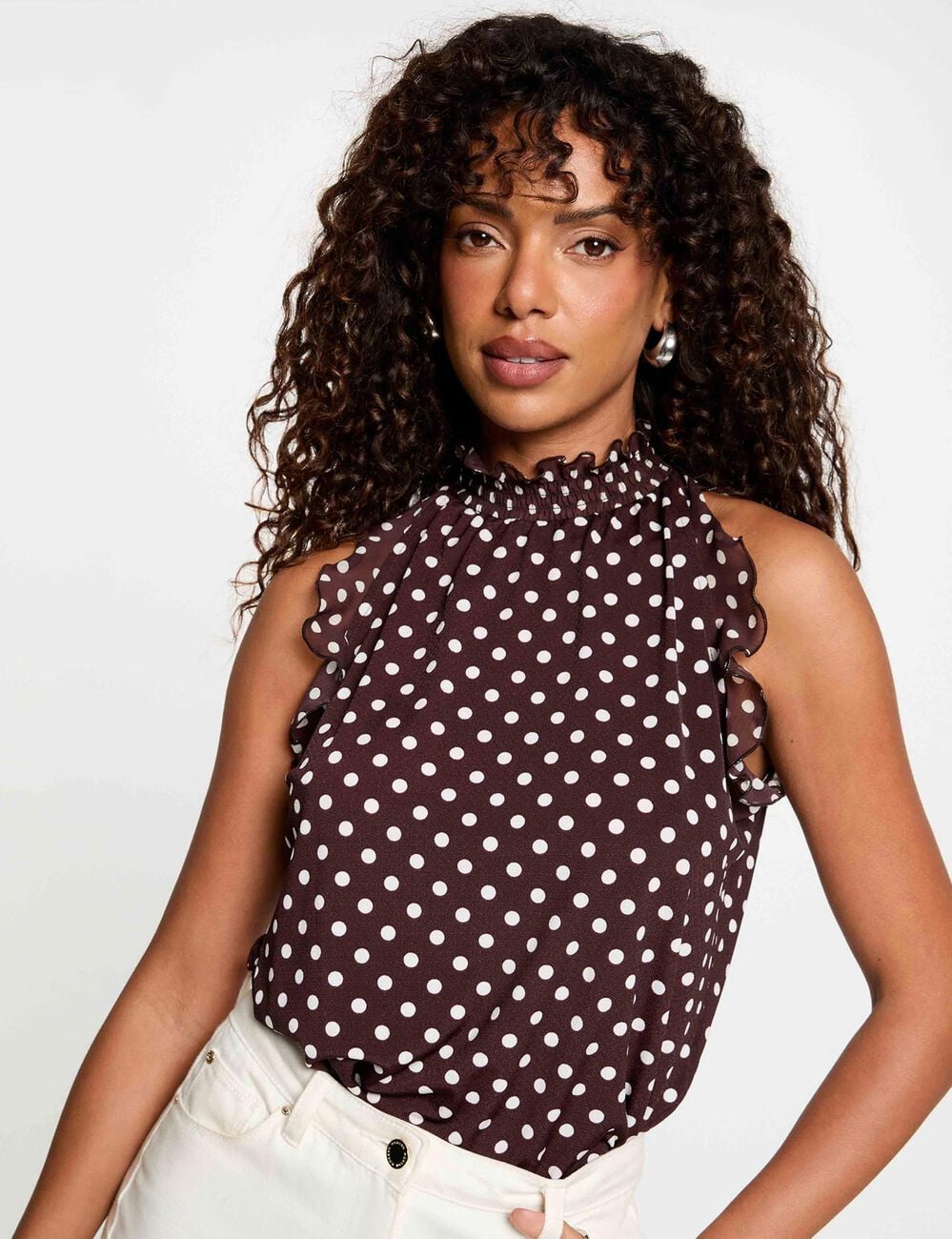 Top de cuello alto marr&oacute;n oscuro mujer