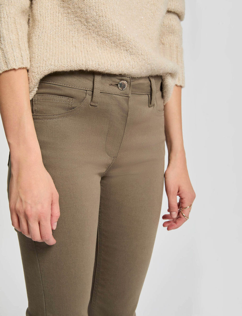 Pantal&oacute;n recto verde caqui mujer