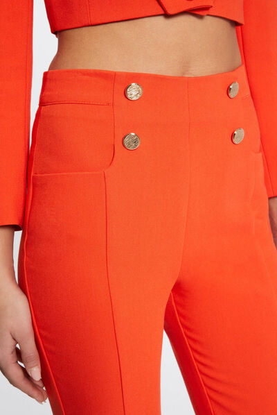 Pantalón city ajustado con botones naranja mujer
