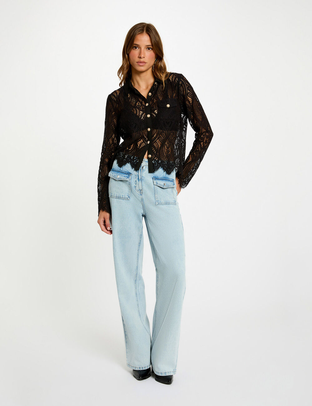 Camisa corta de encaje negro mujer