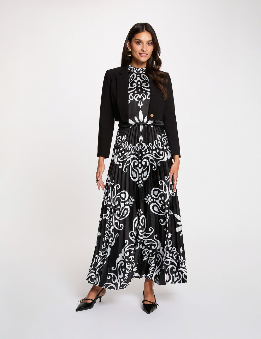Chaqueta recta y corta negro mujer