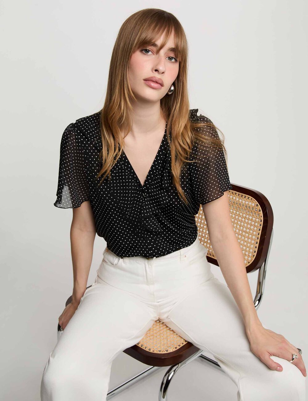 Blusa de gasa con cuello en V negro mujer