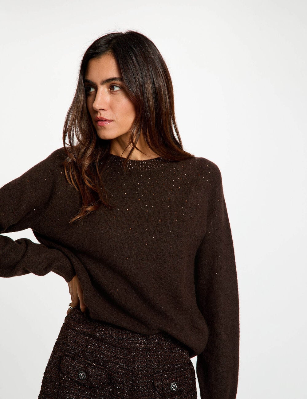 Jersey ajustado con strass marr&oacute;n oscuro mujer