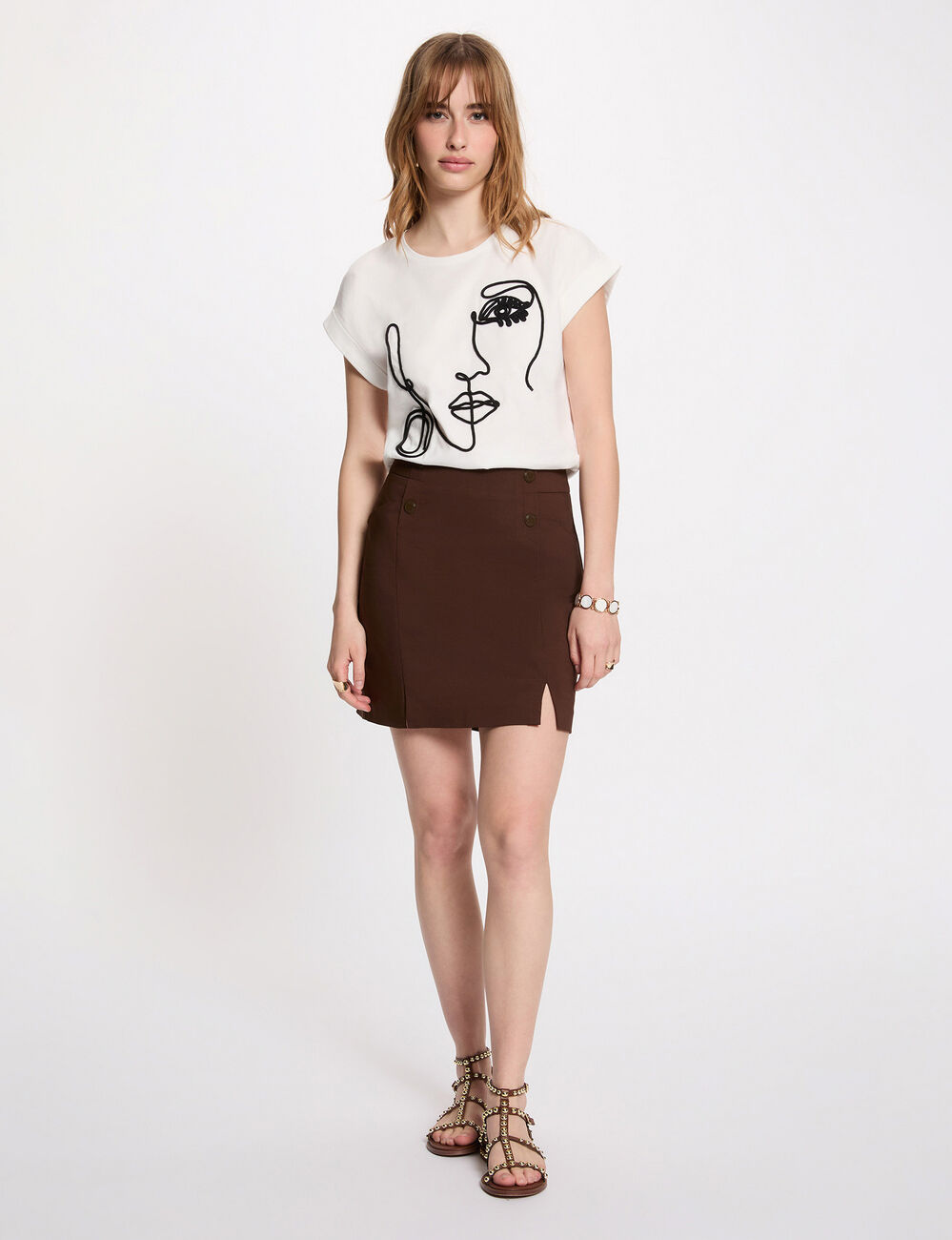 Camiseta bordado rostro blanco mujer
