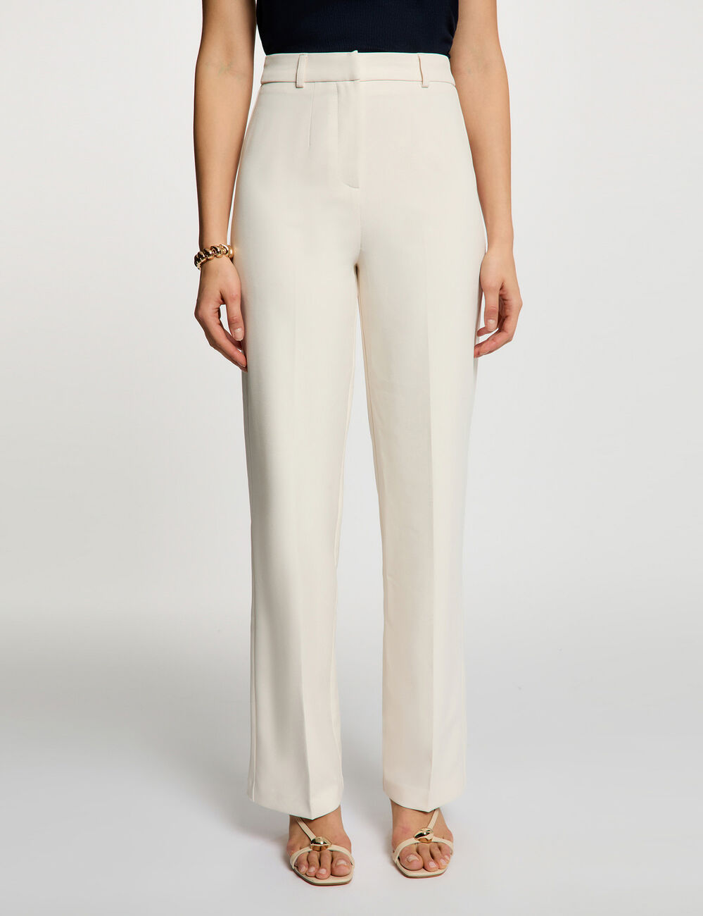 Pantal&oacute;n recto con pinzas creme mujer