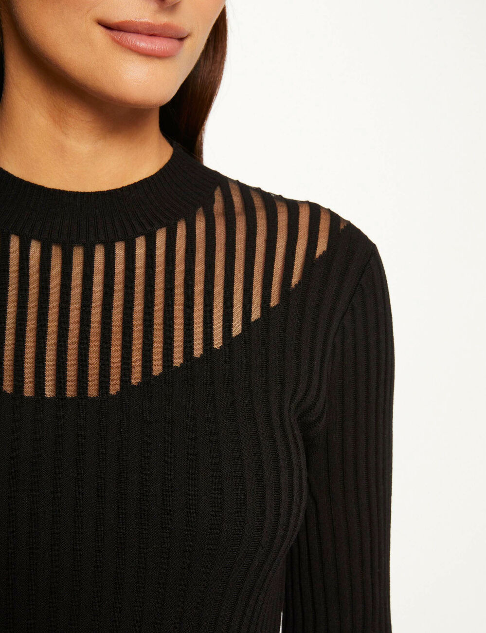 Jersey manga larga con cuello alto negro mujer
