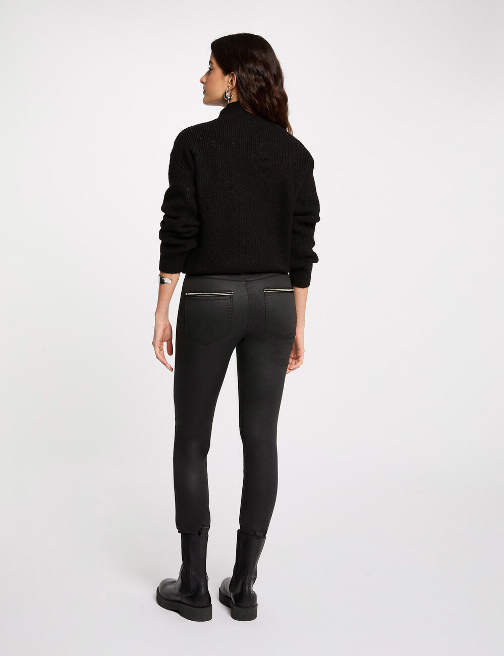 Pantalón slim efecto mojado negro mujer