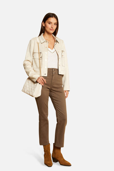 Pantalón recto talle alto estilo corto  mujer