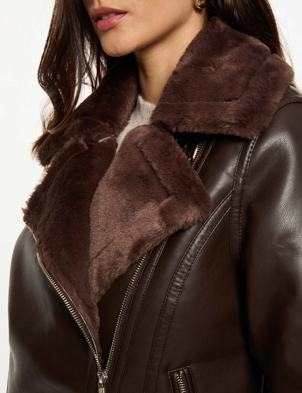 Chaqueta oversize de cuero sint&eacute;tico marr&oacute;n oscuro mujer