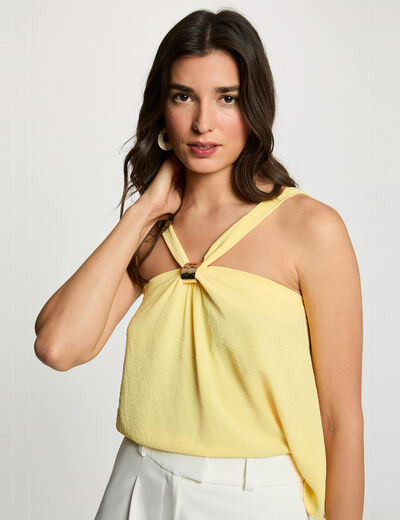Top plisado con cuello alto amarillo mujer