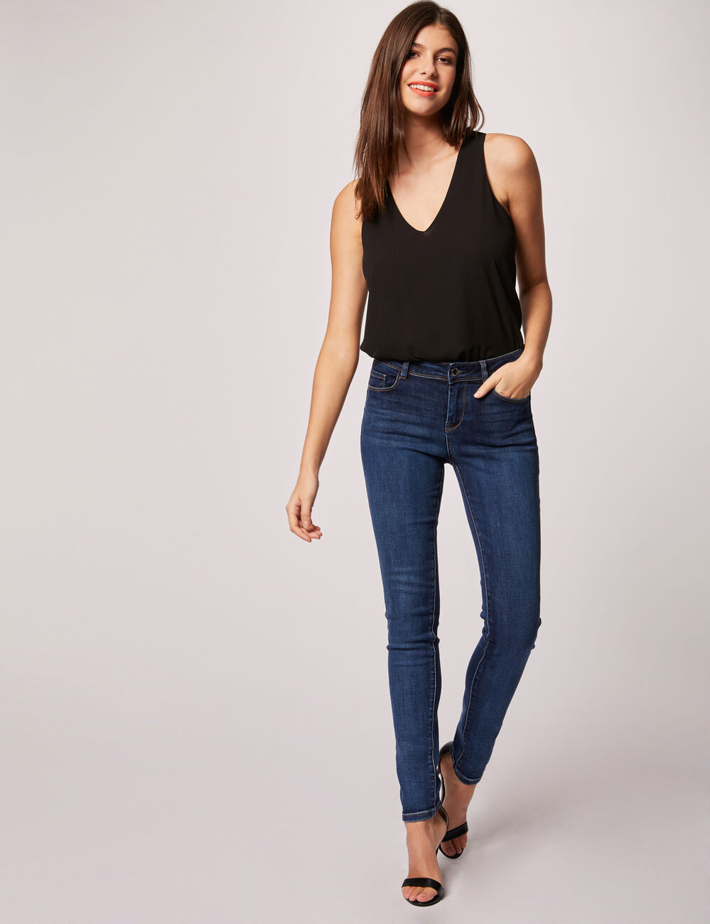 Vaquero slim talle est&aacute;ndar vaquero stone mujer