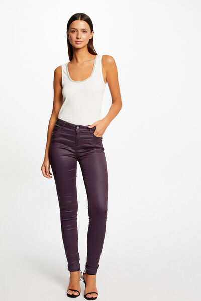 Pantalón skinny efecto mojado ciruela mujer