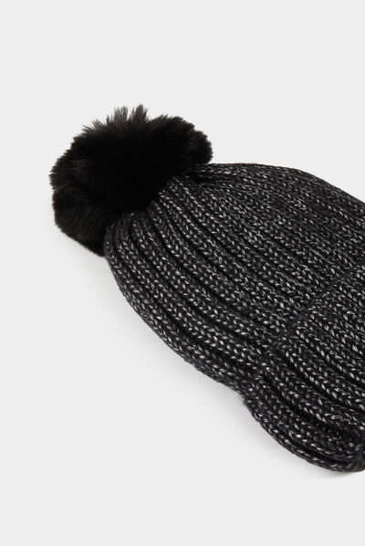 Gorro con pompon y hilos metalizados negro mujer