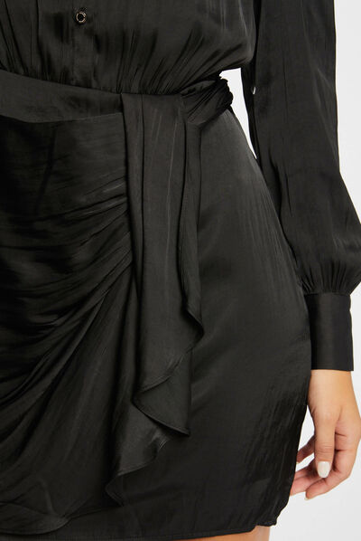 Vestido recto drapeado satinado negro mujer