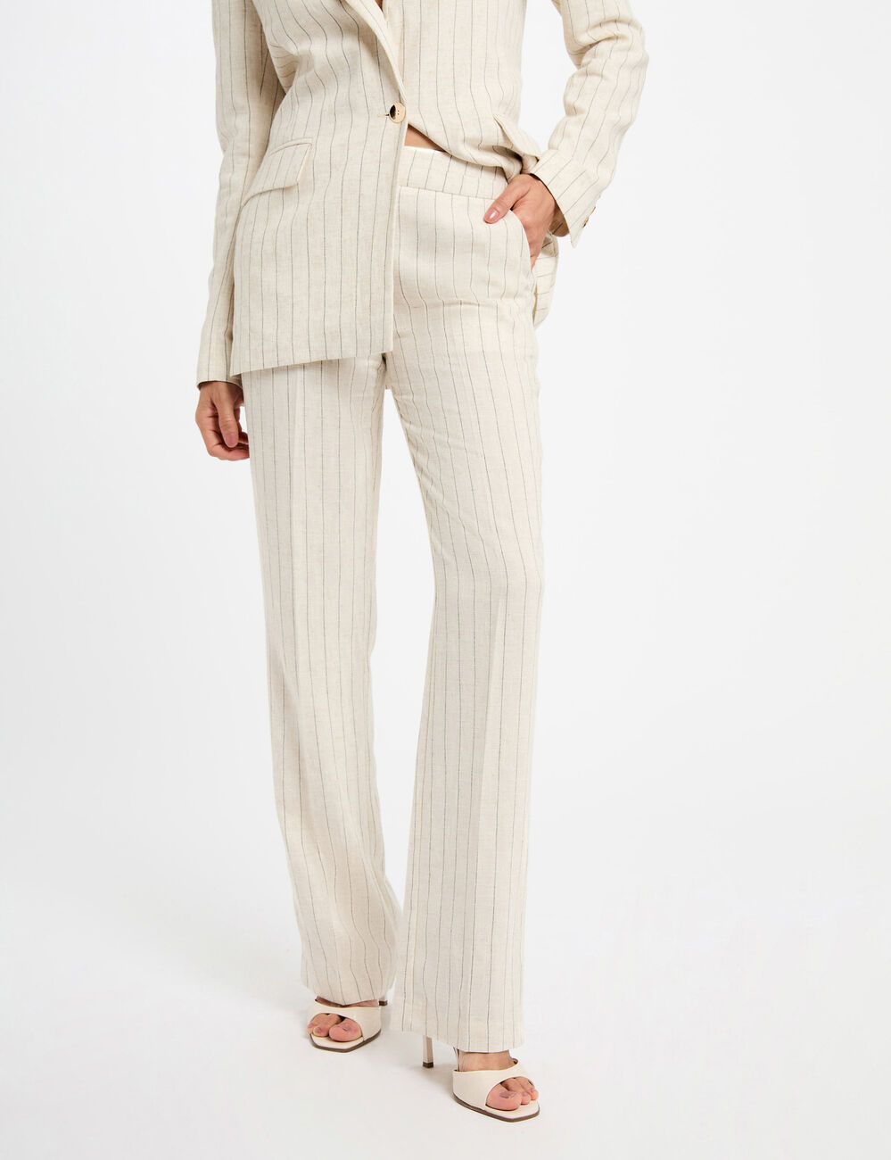 Pantal&oacute;n pernera ancha rayas beige mujer