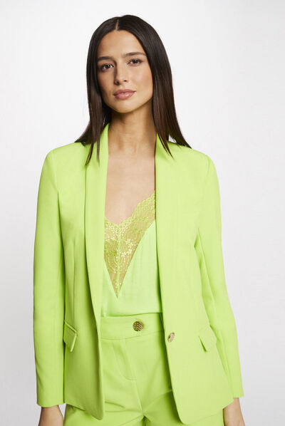 Chaqueta entallada abotonada verde pistacho mujer